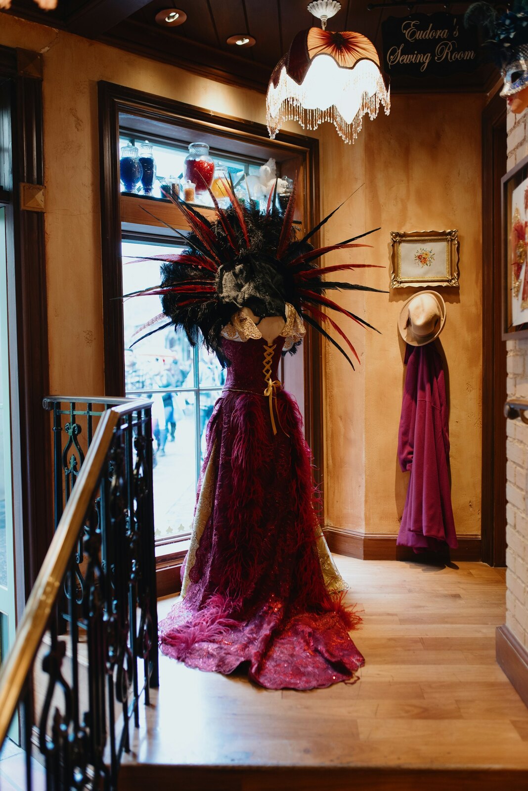 Vestido midi plisado en champan