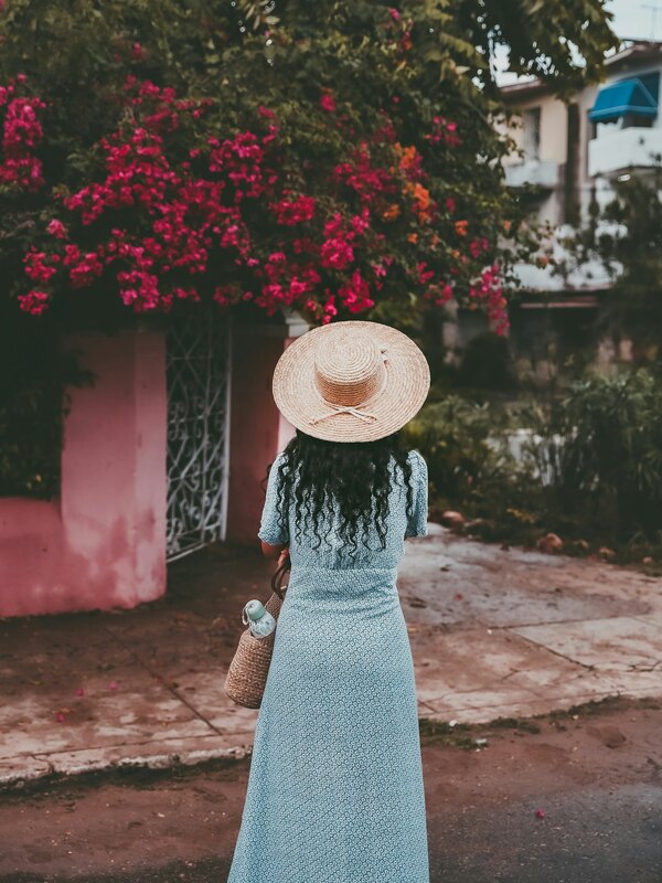Novia minimalista en tono tierra